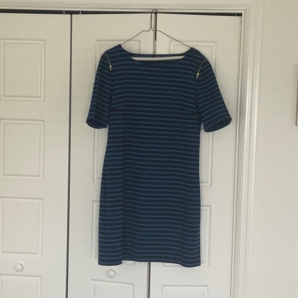 Cute and comfy Dress - Picture 1 of 6